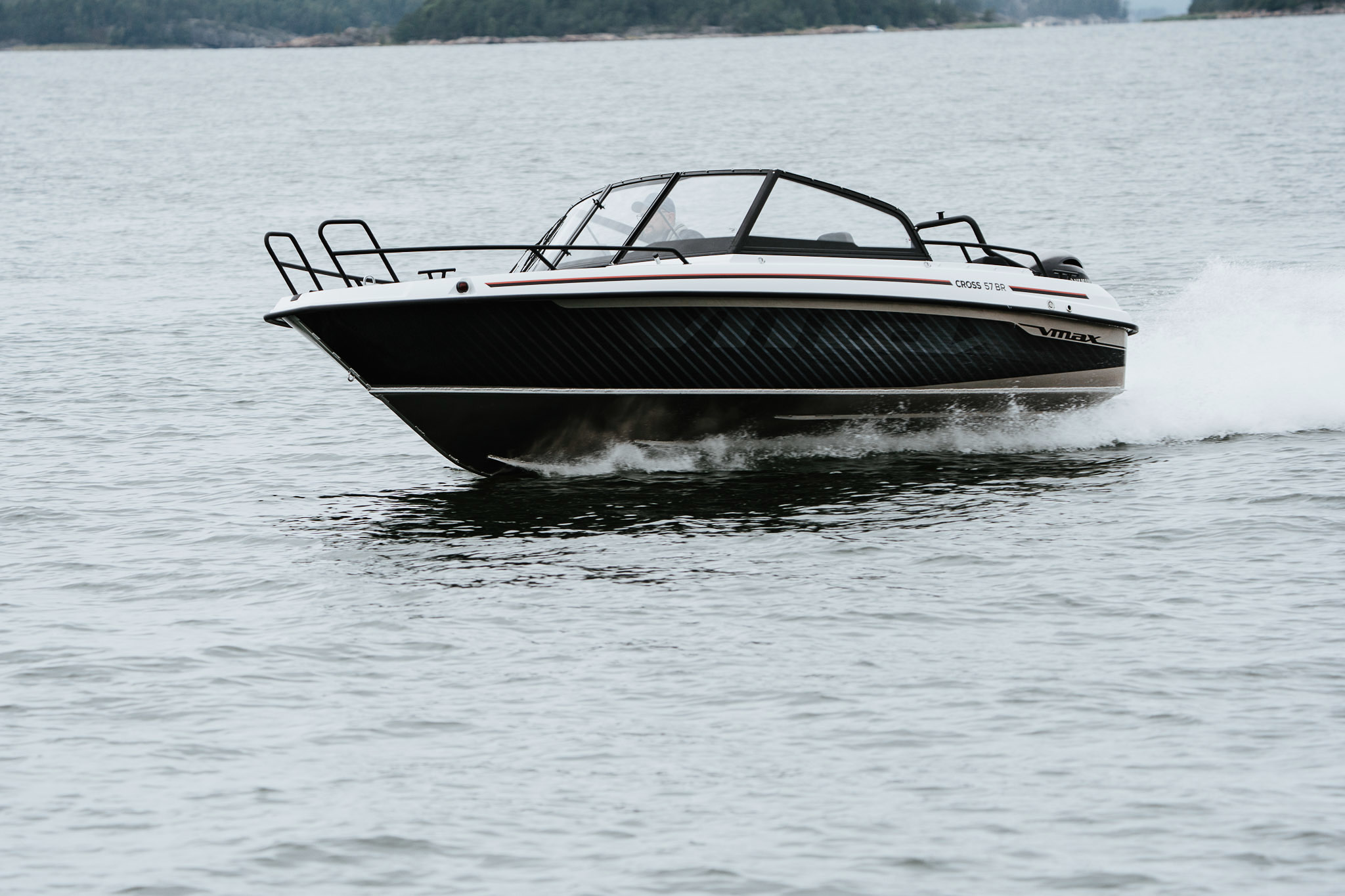 YAMARIN CROSS 57 BR VMAX 2024 motorový čln hliníkový