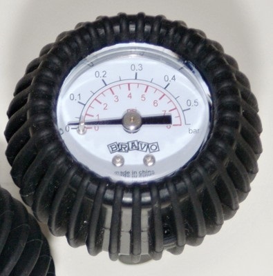 Manometer (tlakomer) do 0,5 bar s bajonetom na malé člny
