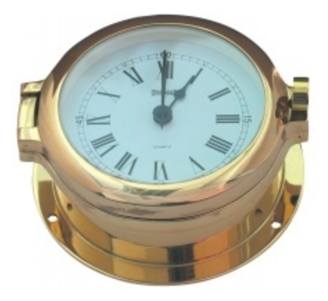 Hodiny Quarz s rímskymi číslicami