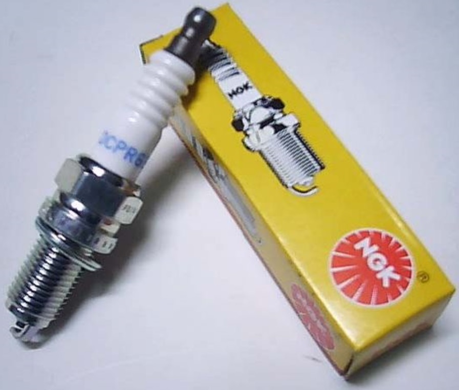 NGK Sviečka DCPR6E