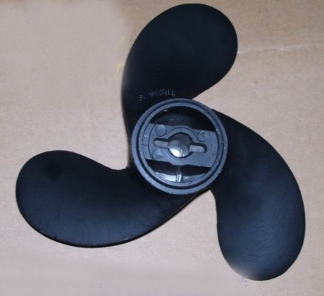 Suzuki hliníková lodná vrtula pre motor DF2,5S  7 3/8 x 5 3/8